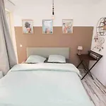 Spacious In The Heart Of The Center With Parking Space *