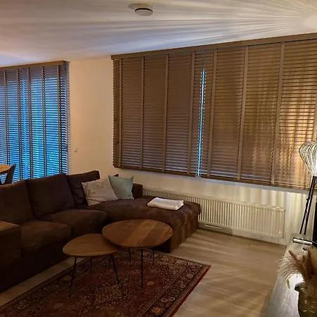 Daire Spacious In The Heart Of The Center With Parking Space