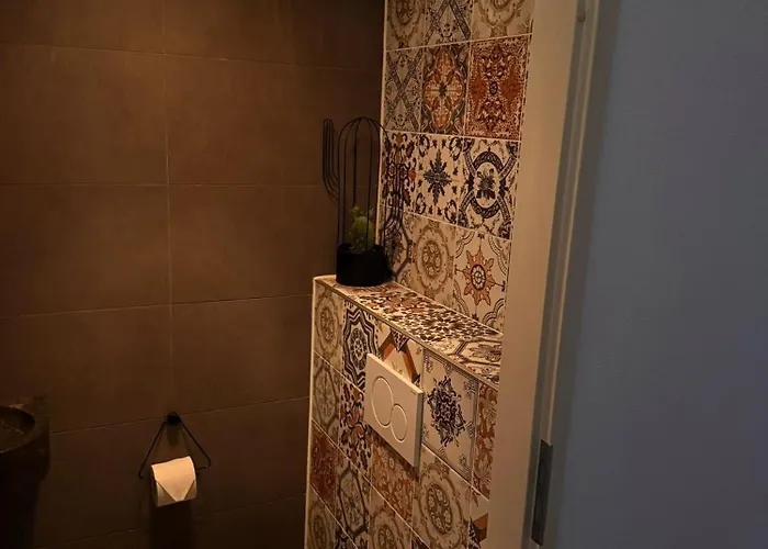 Spacious In The Heart Of The Center With Parking Space *